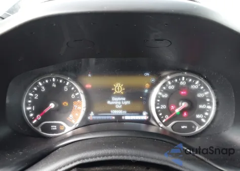 2022 Jeep Renegade Latitude 4X4 z USA, uszkodzony, nr VIN ZACNJDB14NPN83817